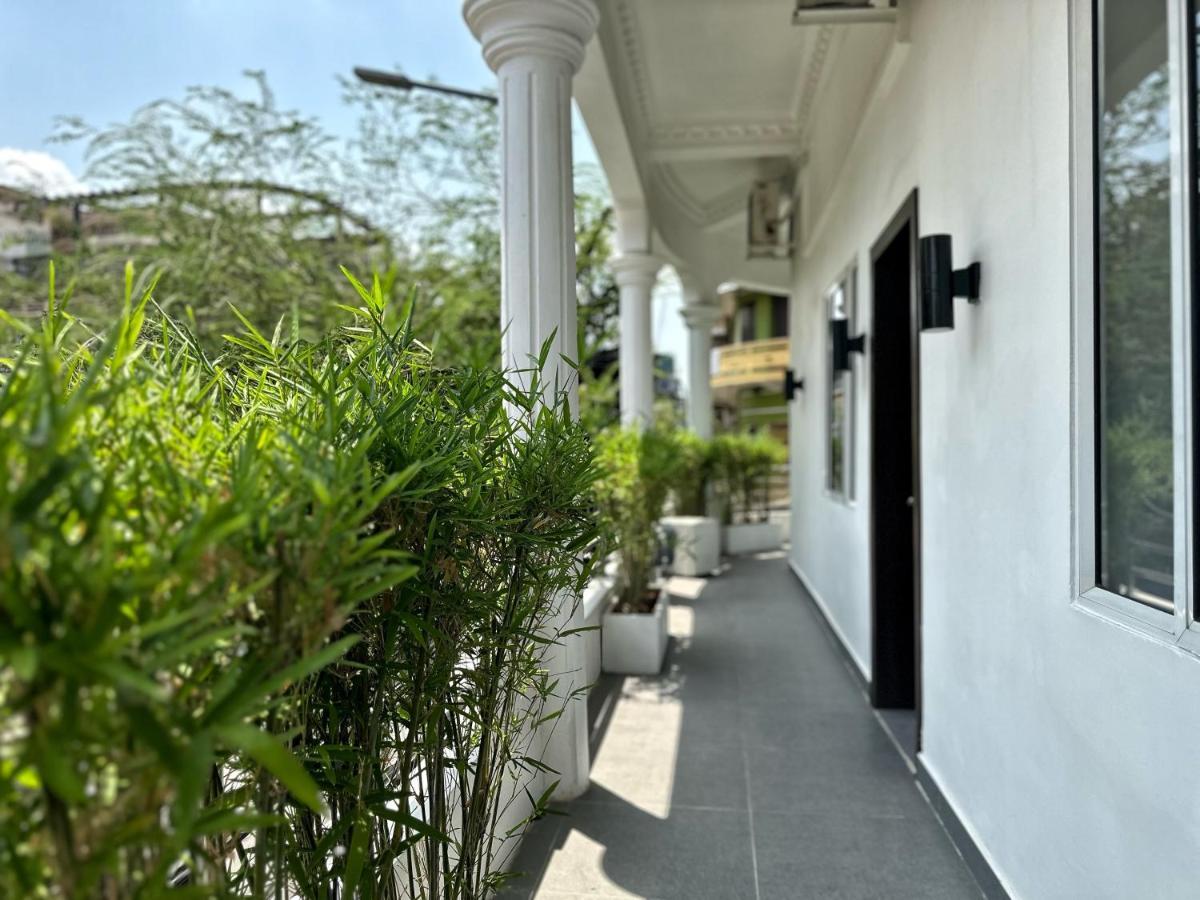 Sun Chakra Boutique Hotel Phnom Penh Exterior foto