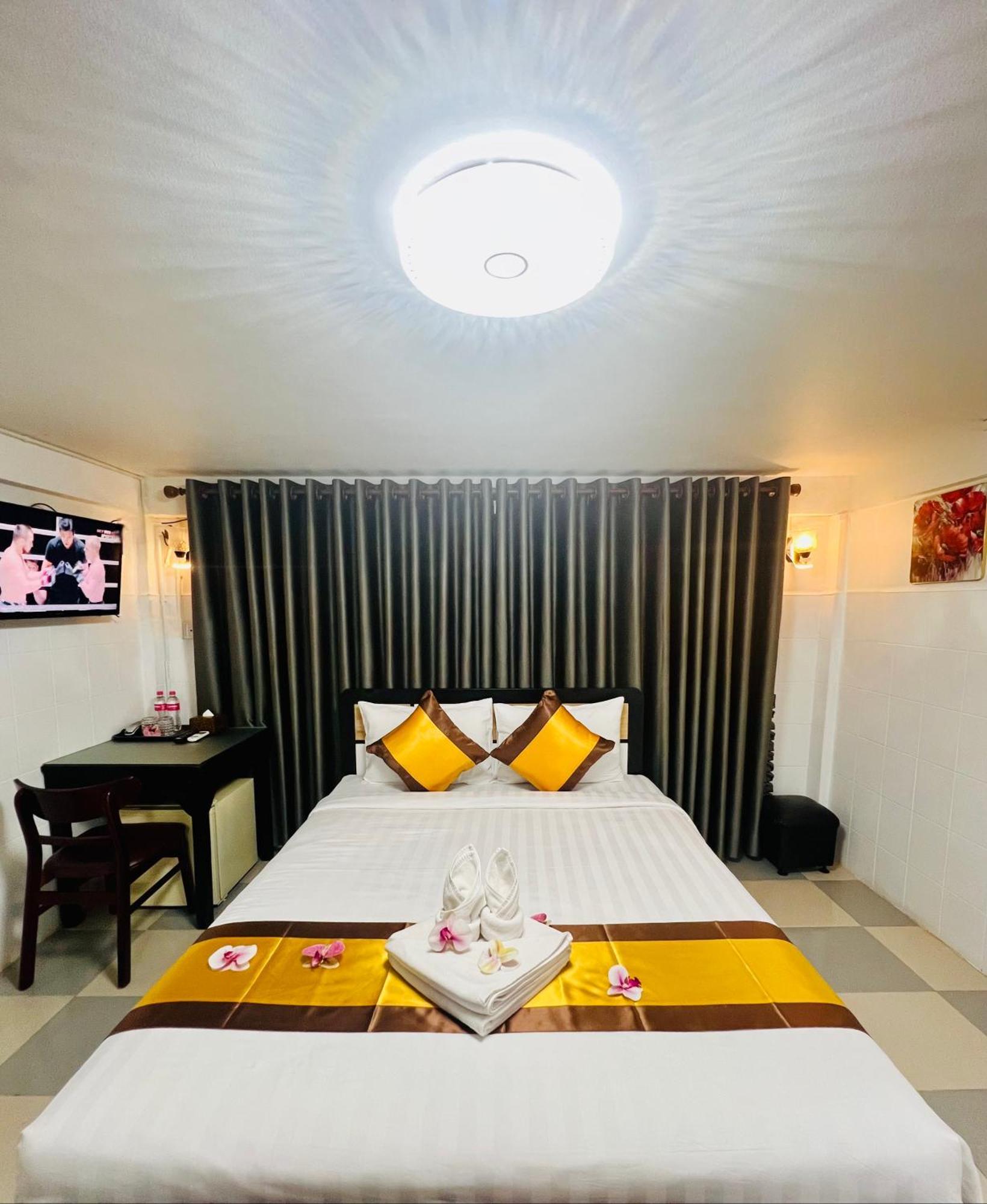 Sun Chakra Boutique Hotel Phnom Penh Exterior foto