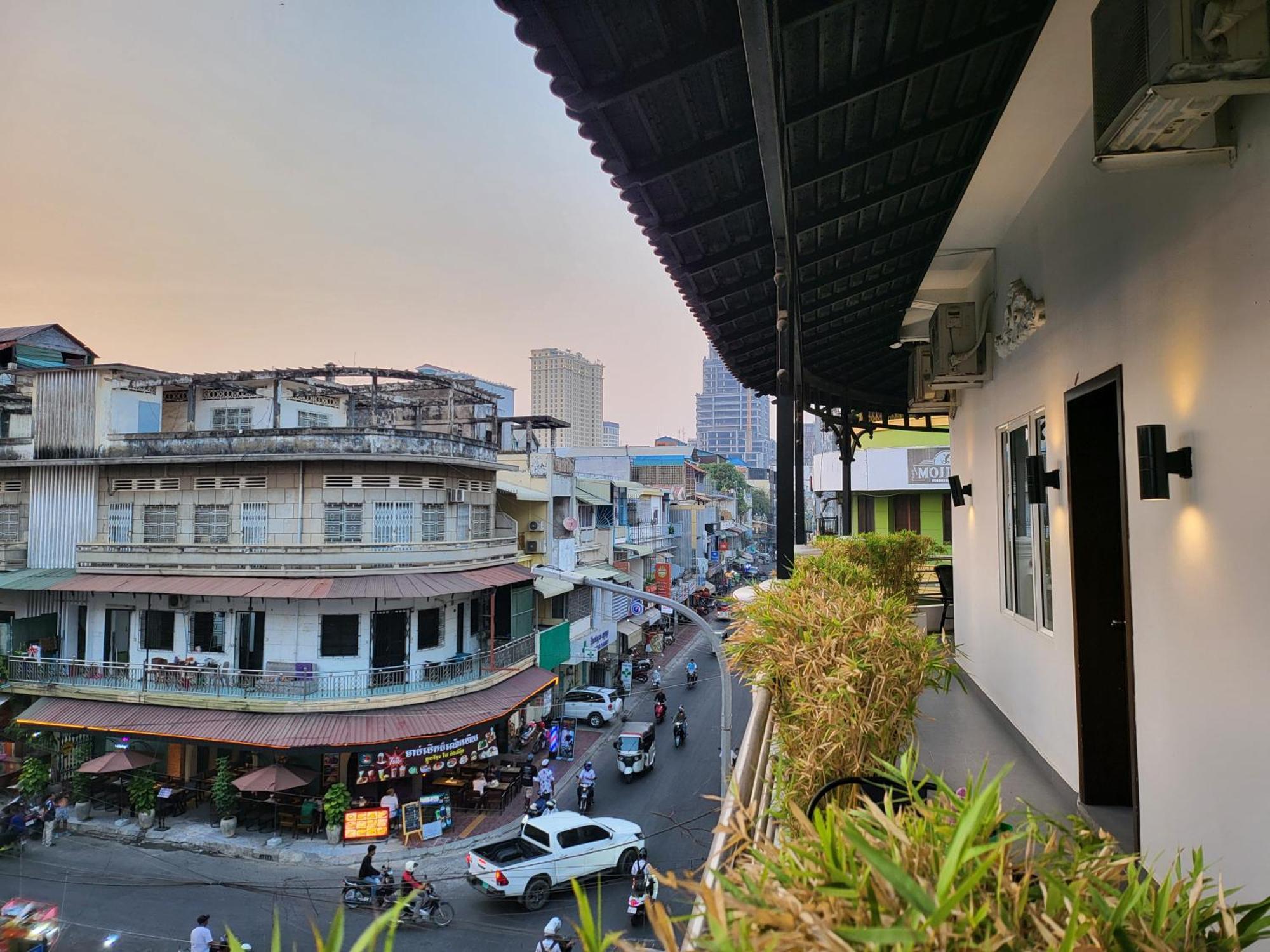 Sun Chakra Boutique Hotel Phnom Penh Exterior foto