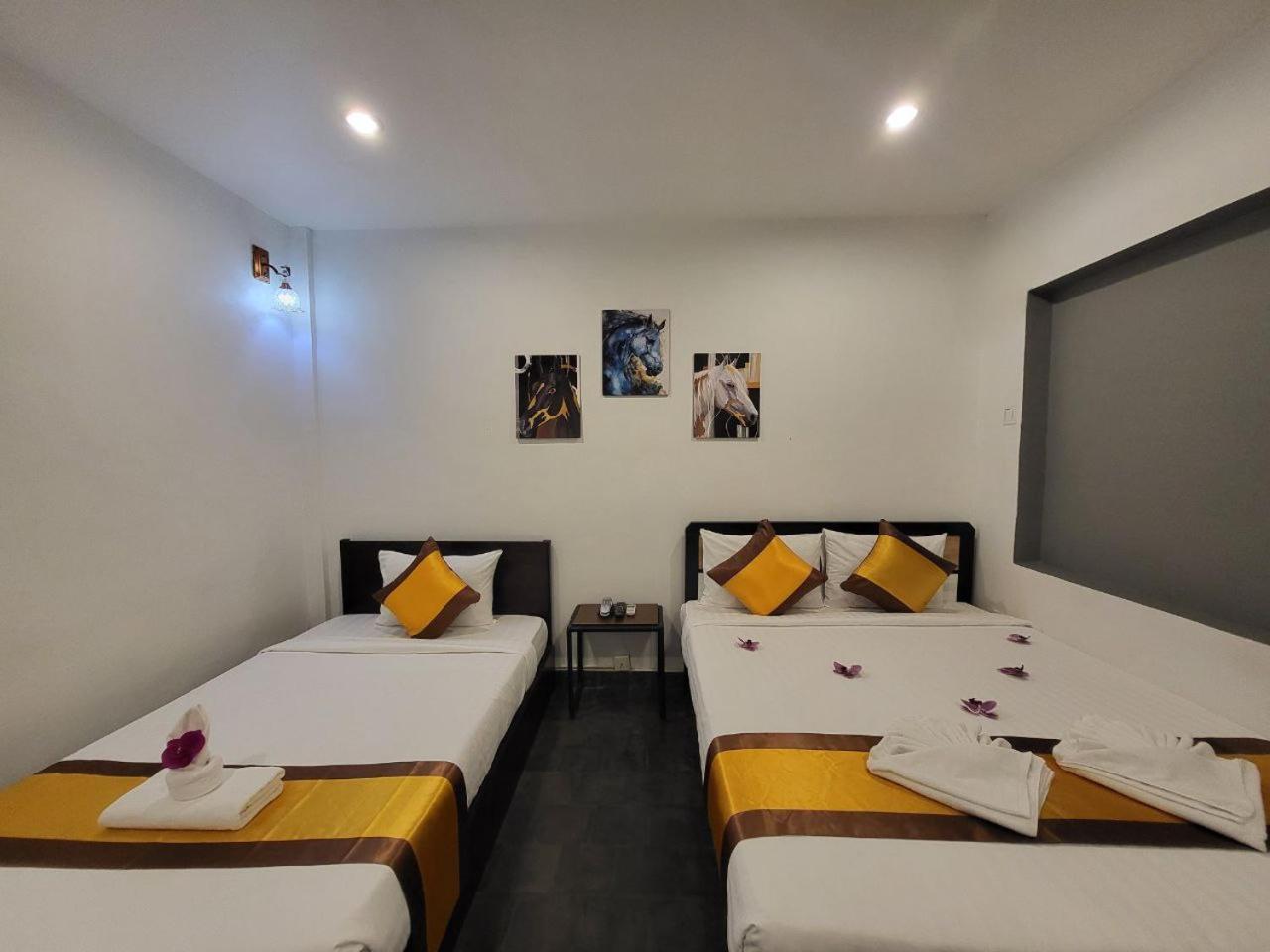 Sun Chakra Boutique Hotel Phnom Penh Exterior foto